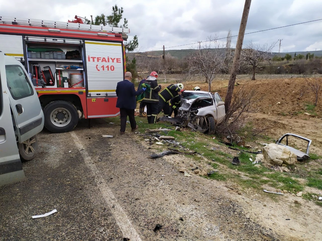 Araçlar kafa kafaya çarpıştı: 1 ölü, 6 yaralı