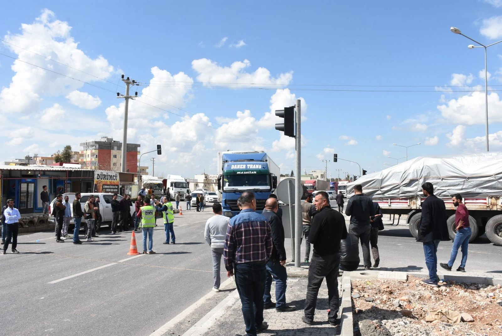 Irak'a gidecek araçların geçişine izin verilmiyor