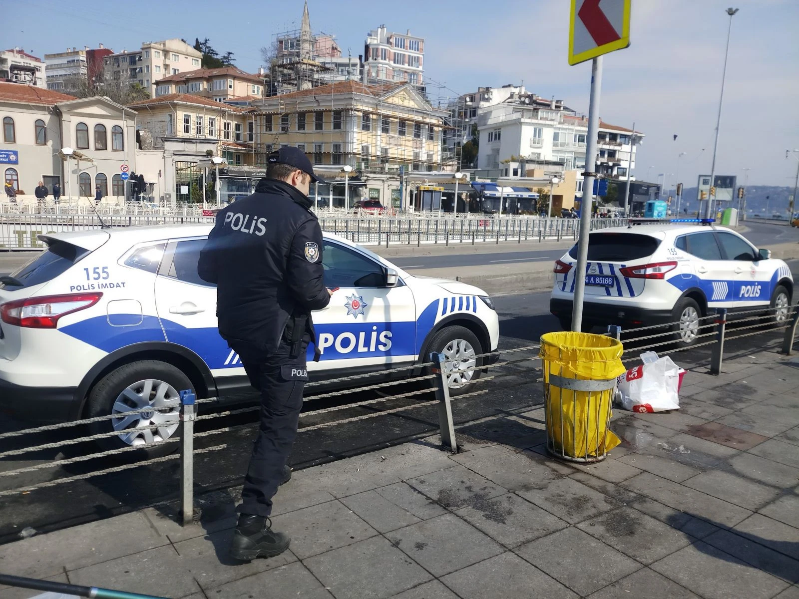Balıkçılar Arnavutköy sahiline akın etti