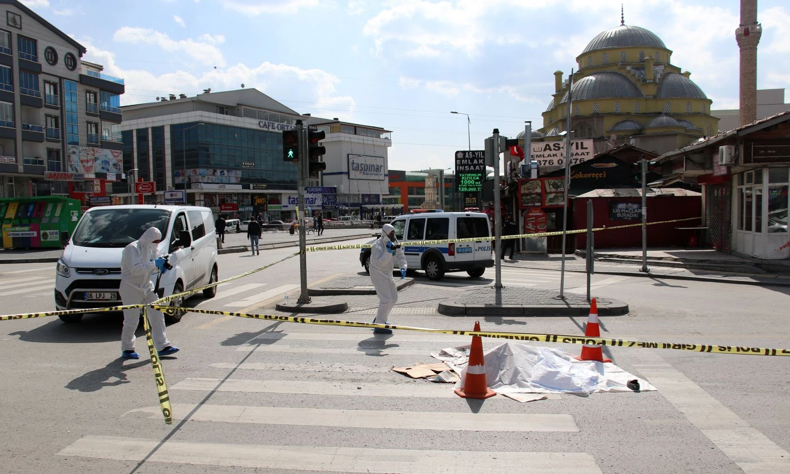 Sokağa çıkma yasağına uymadı, canından oldu