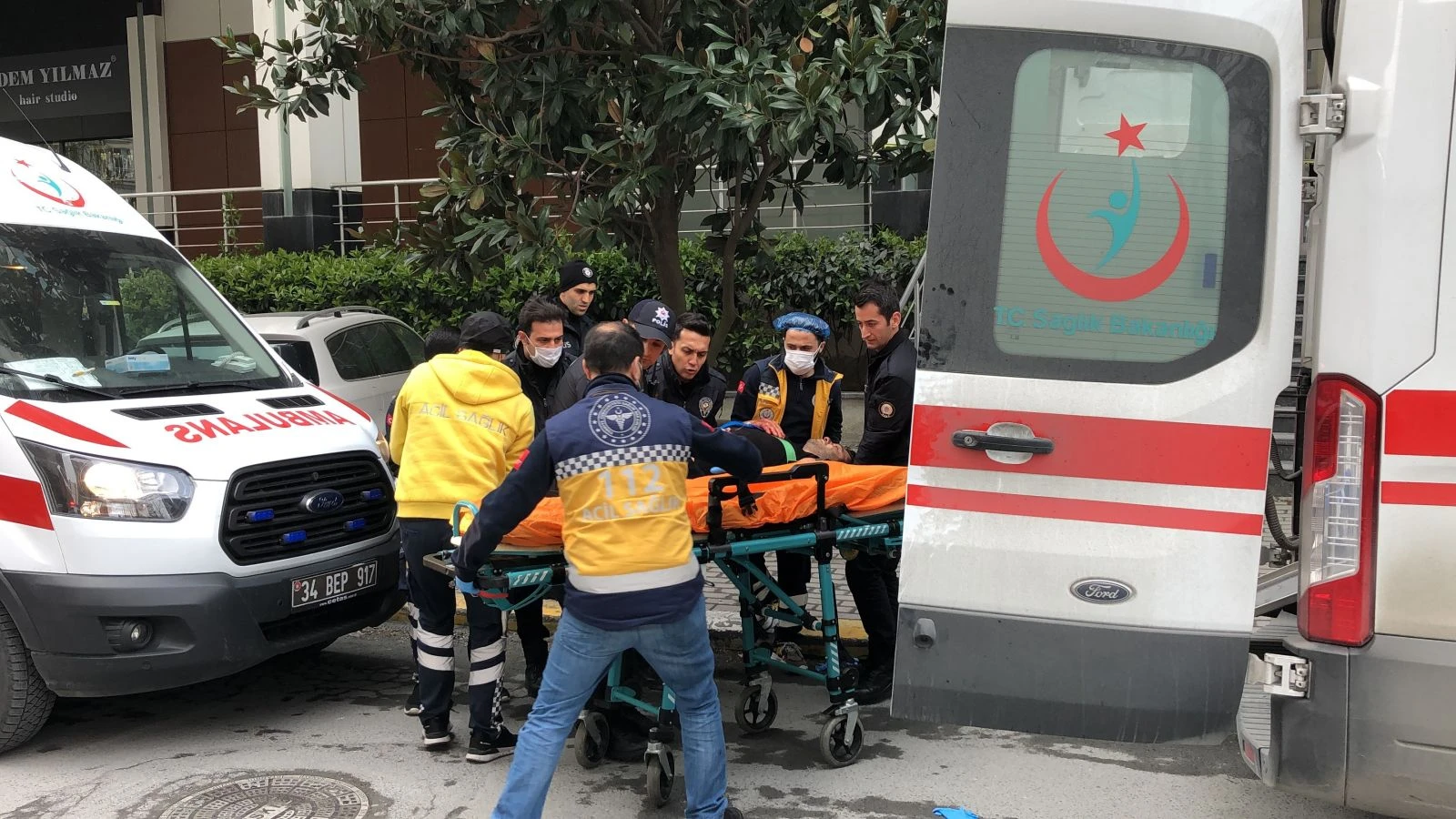 Beylikdüzü’nde maske satışında silahlı kavga: 4 yaralı