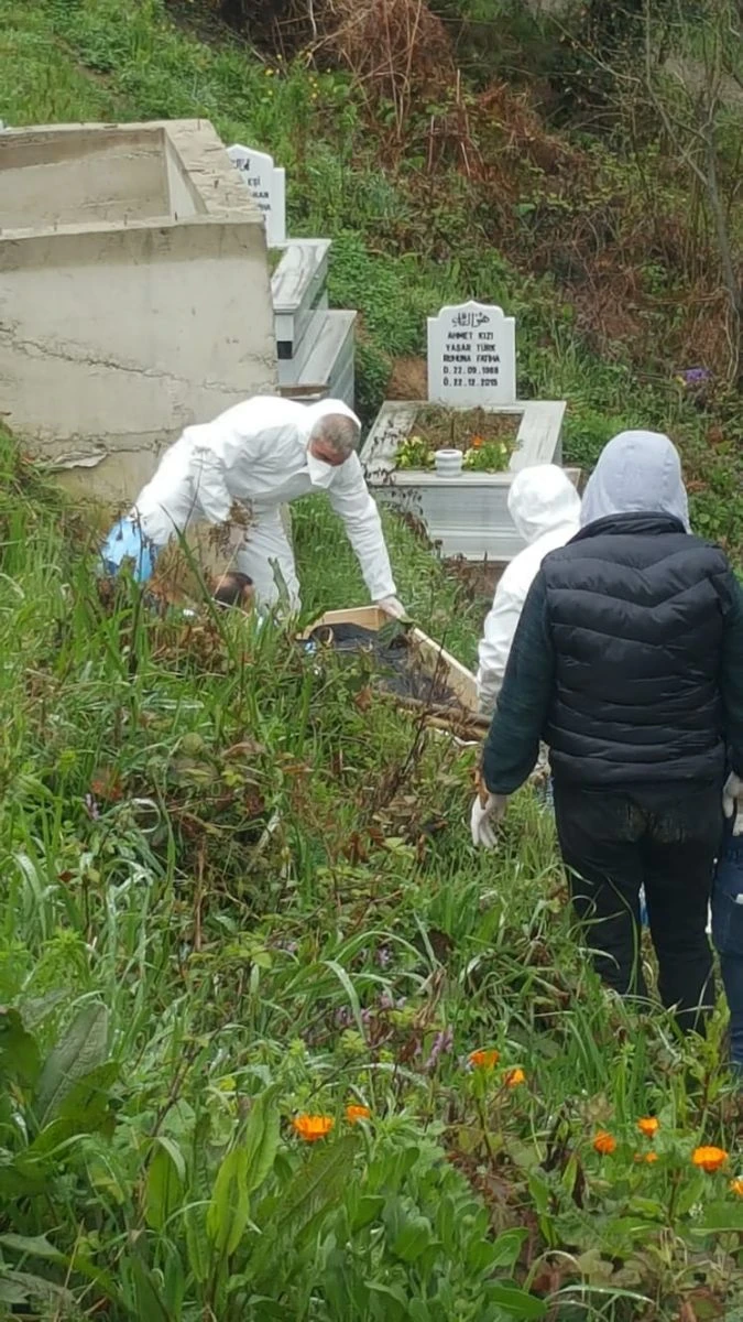 Cenaze defni sonrası tabut böyle imha edildi