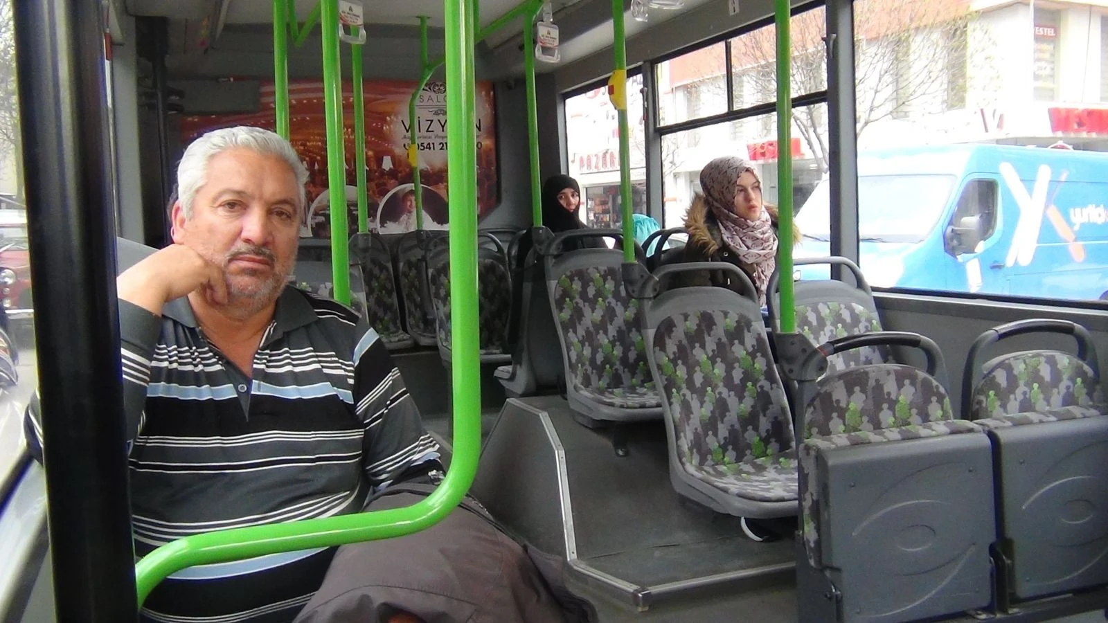 Yasağa rağmen 65 yaş üstü bazı vatandaşlar sokakta geziyor