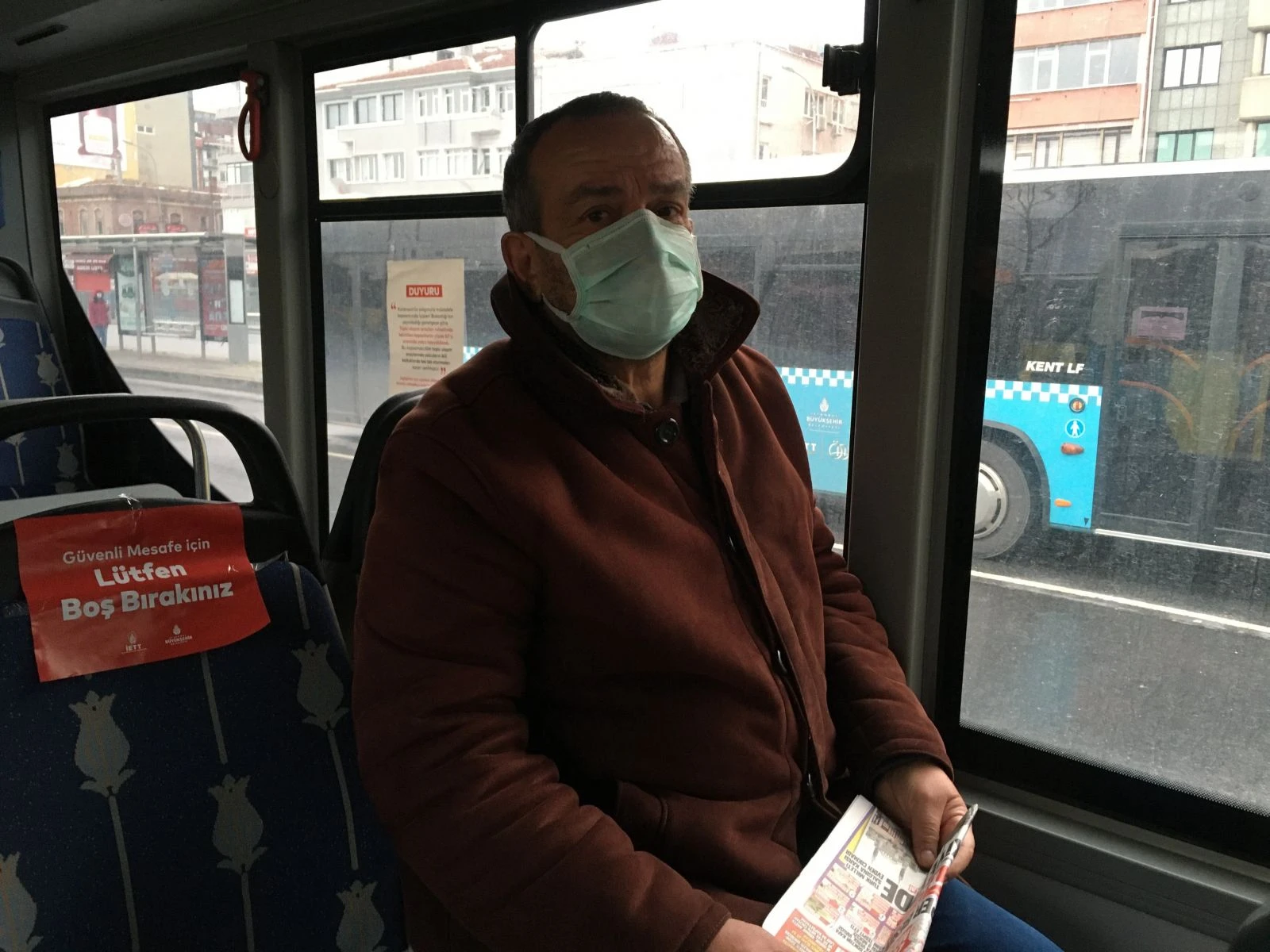 İstanbullular, toplu taşımalarda maske kuralına özen gösteriyor