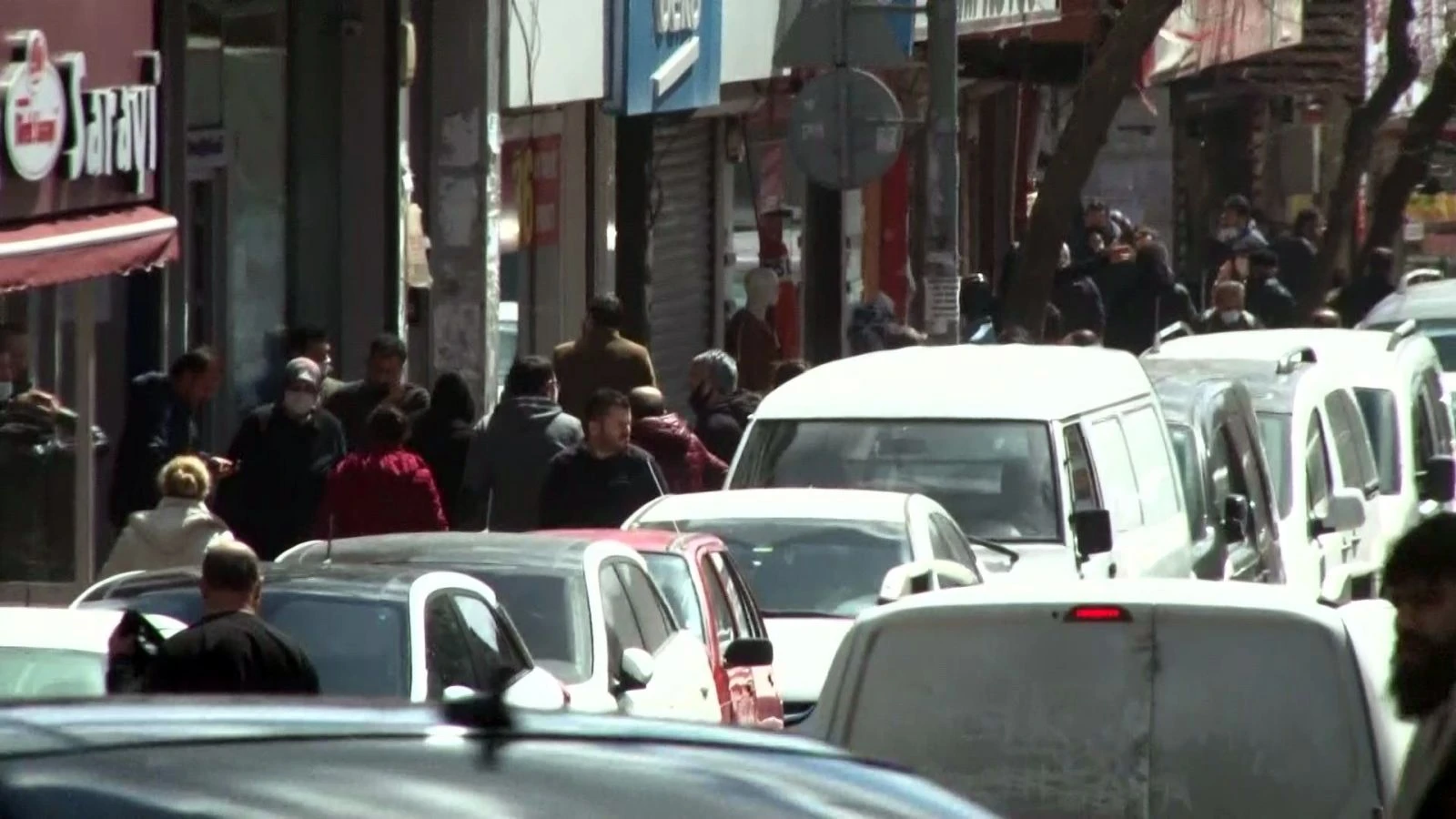 ‘Neden parkta oturuyorsun?’ sorusuna 'sıkılıyorum' cevabını verince cezayı yedi