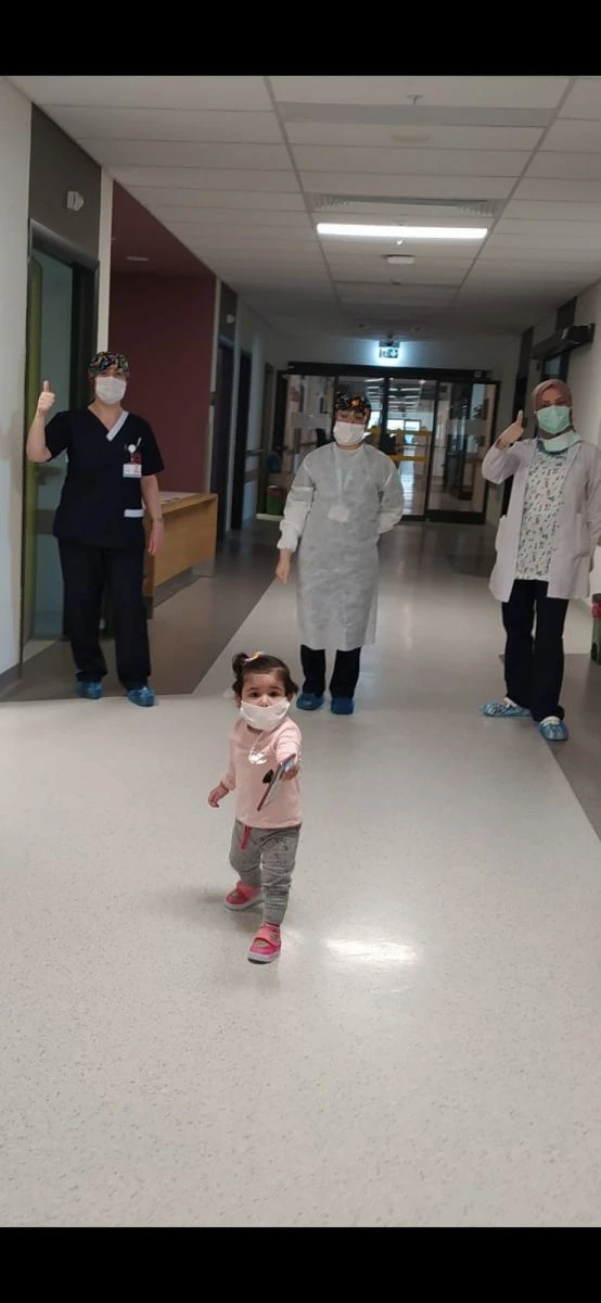 En küçük savaşçı koronayı yendi