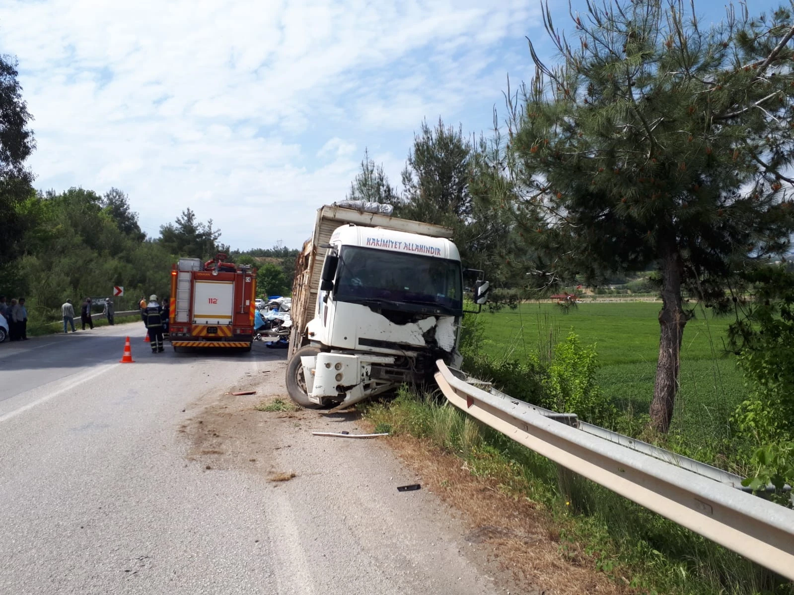 Baba ile oğlu trafik kazasında hayatını kaybetti