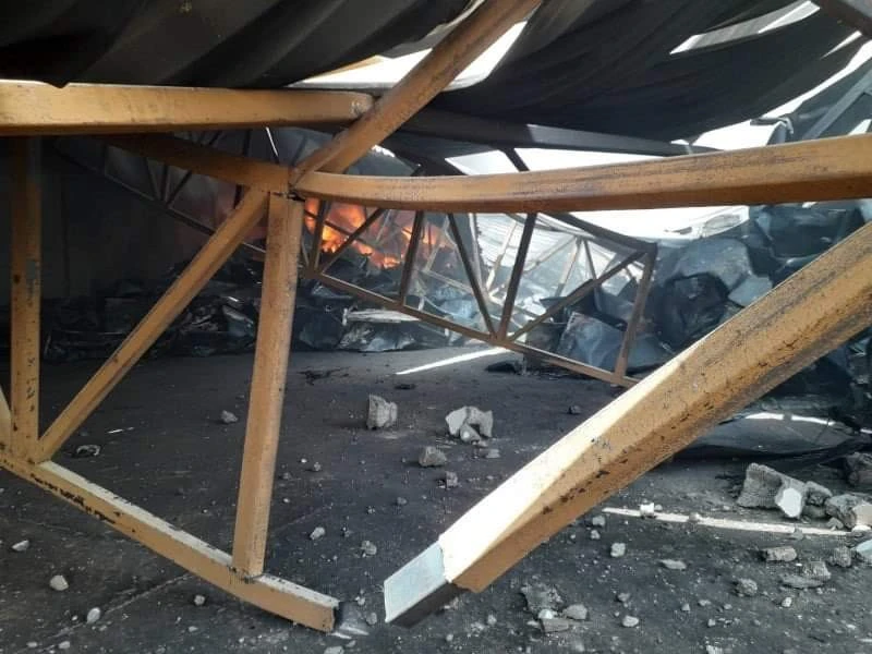 Hafter güçleri gıda depolarını hedef aldı: 1 ölü, 11 yaralı