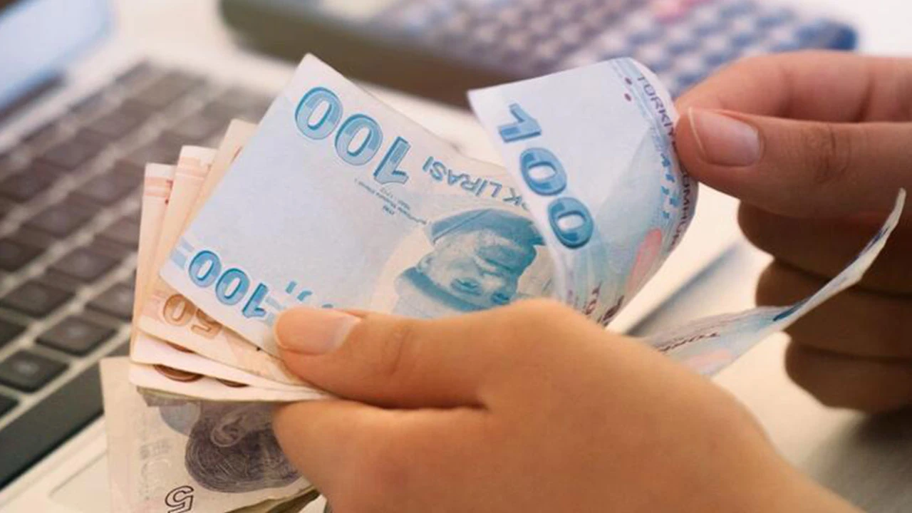 AGİ’de son durum: AGİ kalktı mı? AGİ kimlere verilecek? Asgari ücretin üzerinde maaş alanlara AGİ verilecek mi? Vedat Bilgin açıkladı…