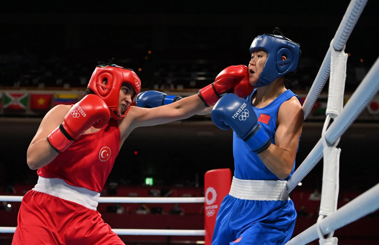 Busenaz Sürmeneli olimpiyat şampiyonu!