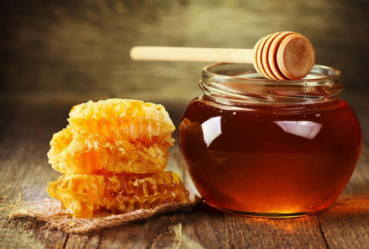 Bal Tarçın Maskesi ile Cilt Bakımı