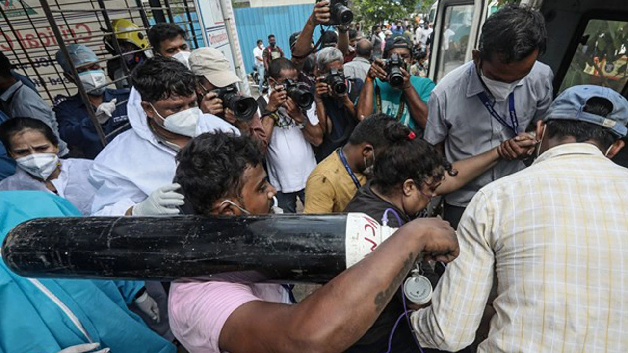 Hindistan'da Omicron korkusu: günlük vaka sayısı 117 bine çıktı