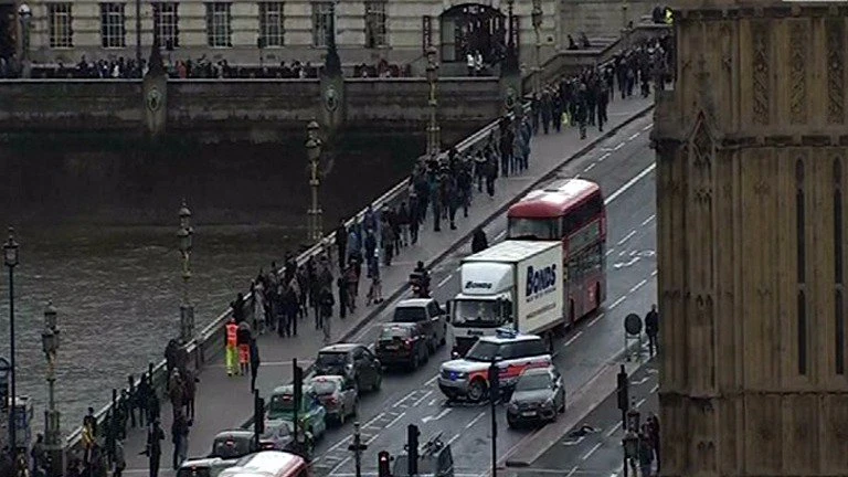 İngiltere'de Parlamento binası önünde terör saldırısı