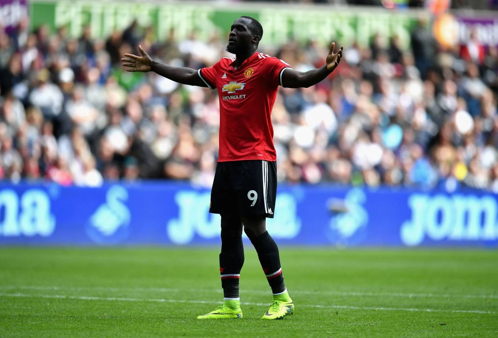 Manchester United, Swansea'yı farklı geçti