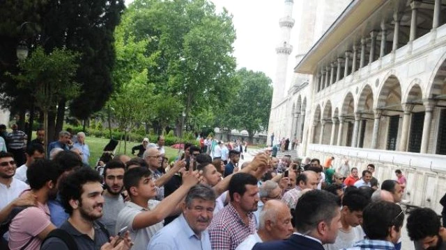 Vatandaştan Davutoğlu'na, 'Sen Başbakansın, Cumhurbaşkanısın'