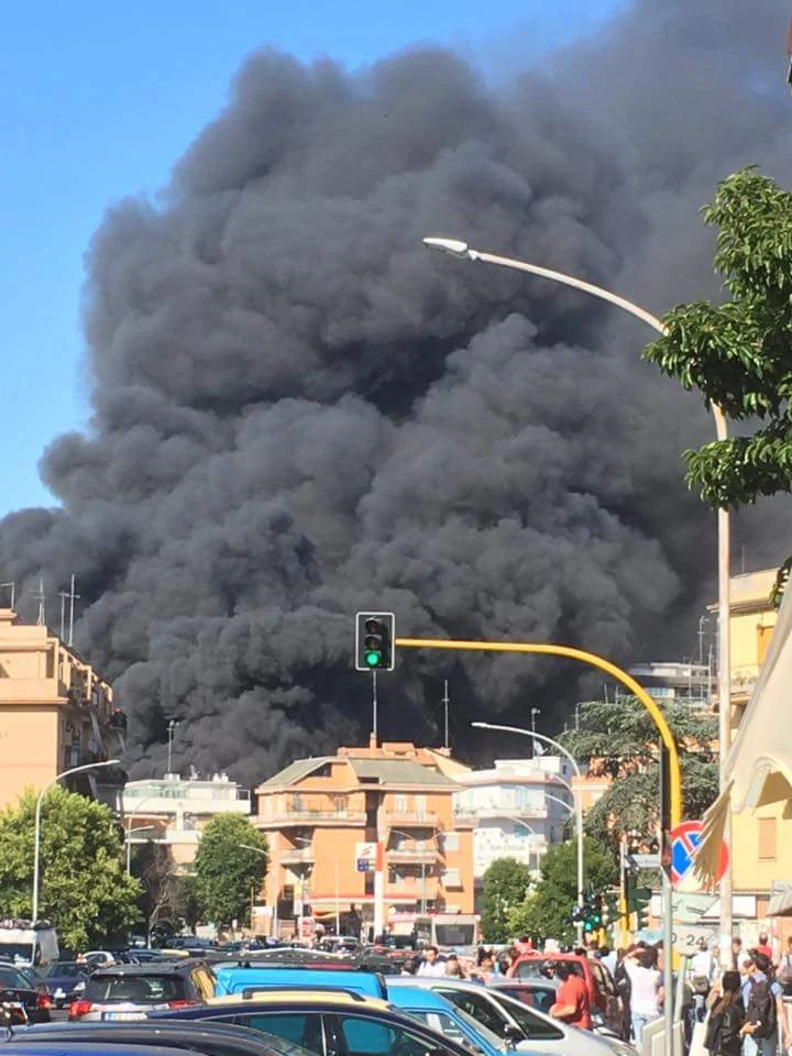 Vatikan'dan dumanlar yükseliyor