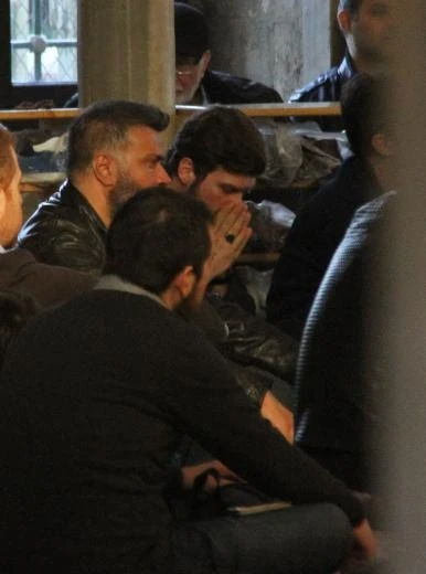 Mevlitte Kıvanç Tatlıtuğ'un gözleri doldu