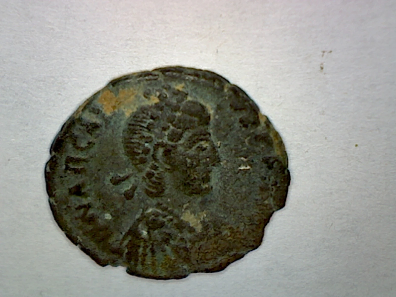 Kahvehanenin çöp kovasından tarihi eser fışkırdı