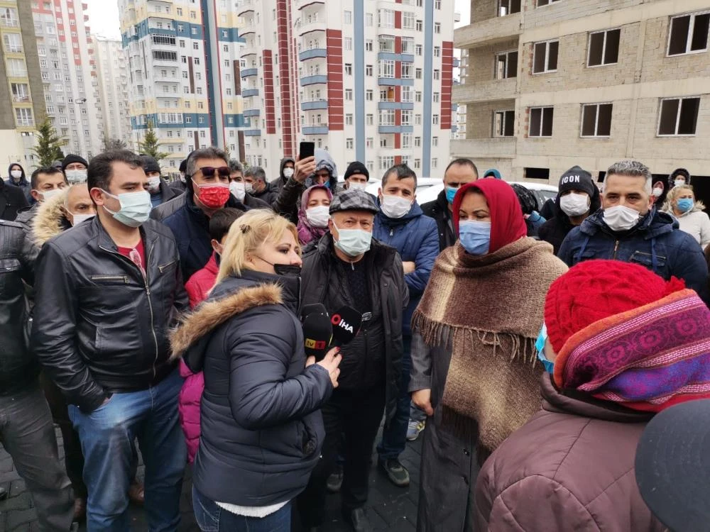 Aynı ev 5 kişiye satıldı