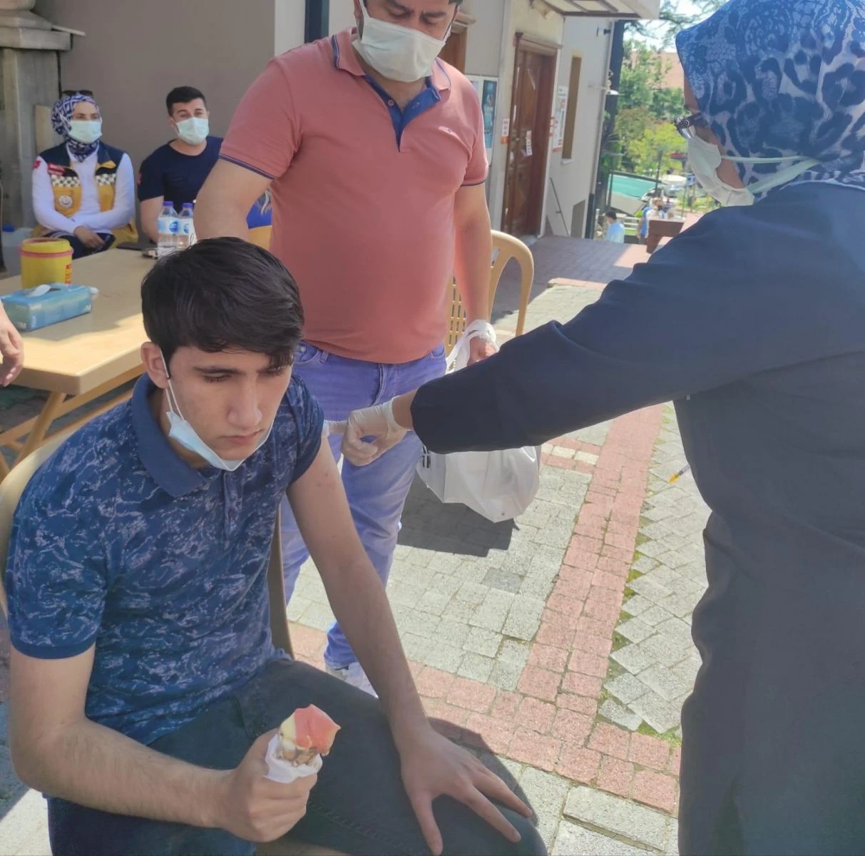 Tren ve otobüs garlarında aşı hizmeti başladı