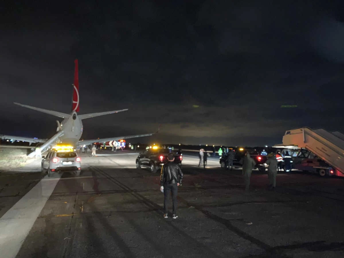 Thy uçağı odessa havalimanı'nda pistten çıktı