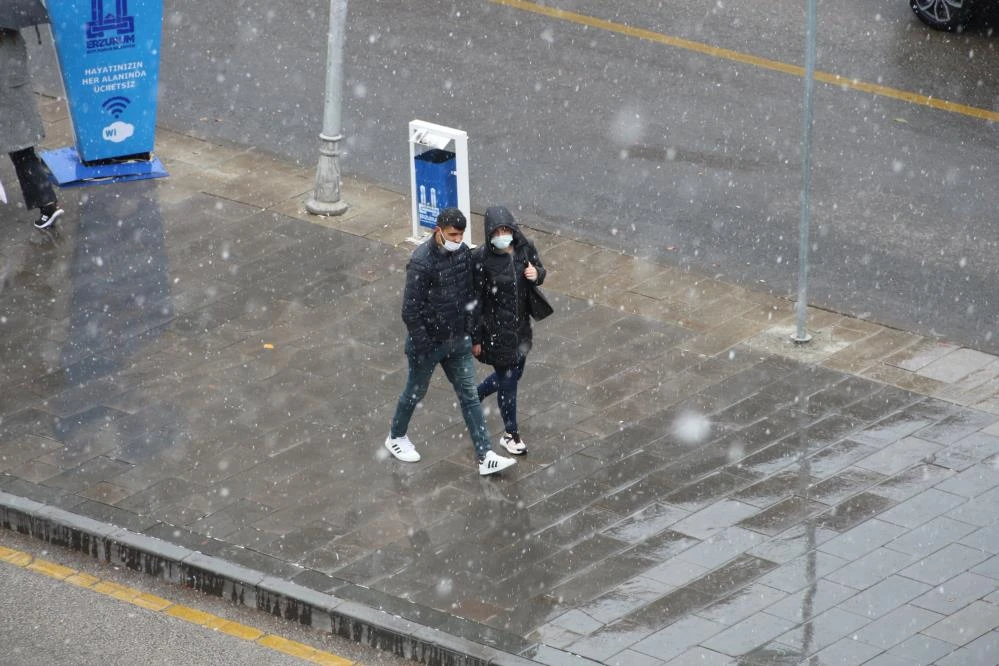 Mevsimin ilk karı yağdı! Yurdun dört yanı beyaza büründü