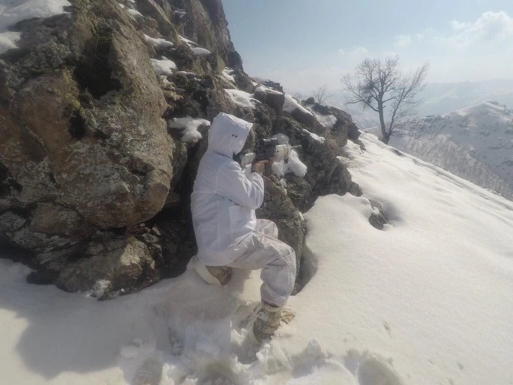 Mehmetçiğin vatan nöbetine "can dostları" eşlik ediyor