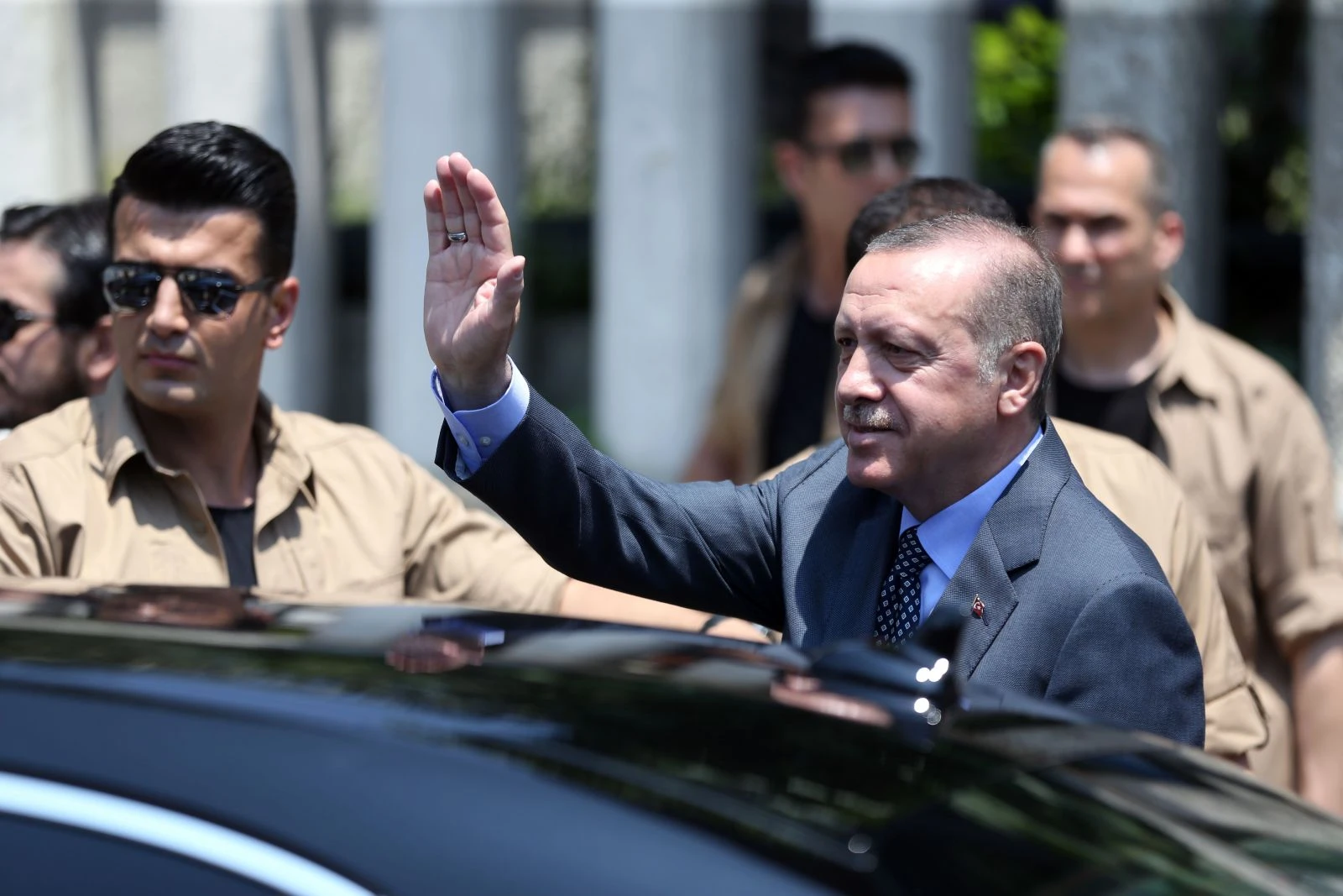 Cumhurbaşkanı Erdoğan'dan mezar ziyaretleri