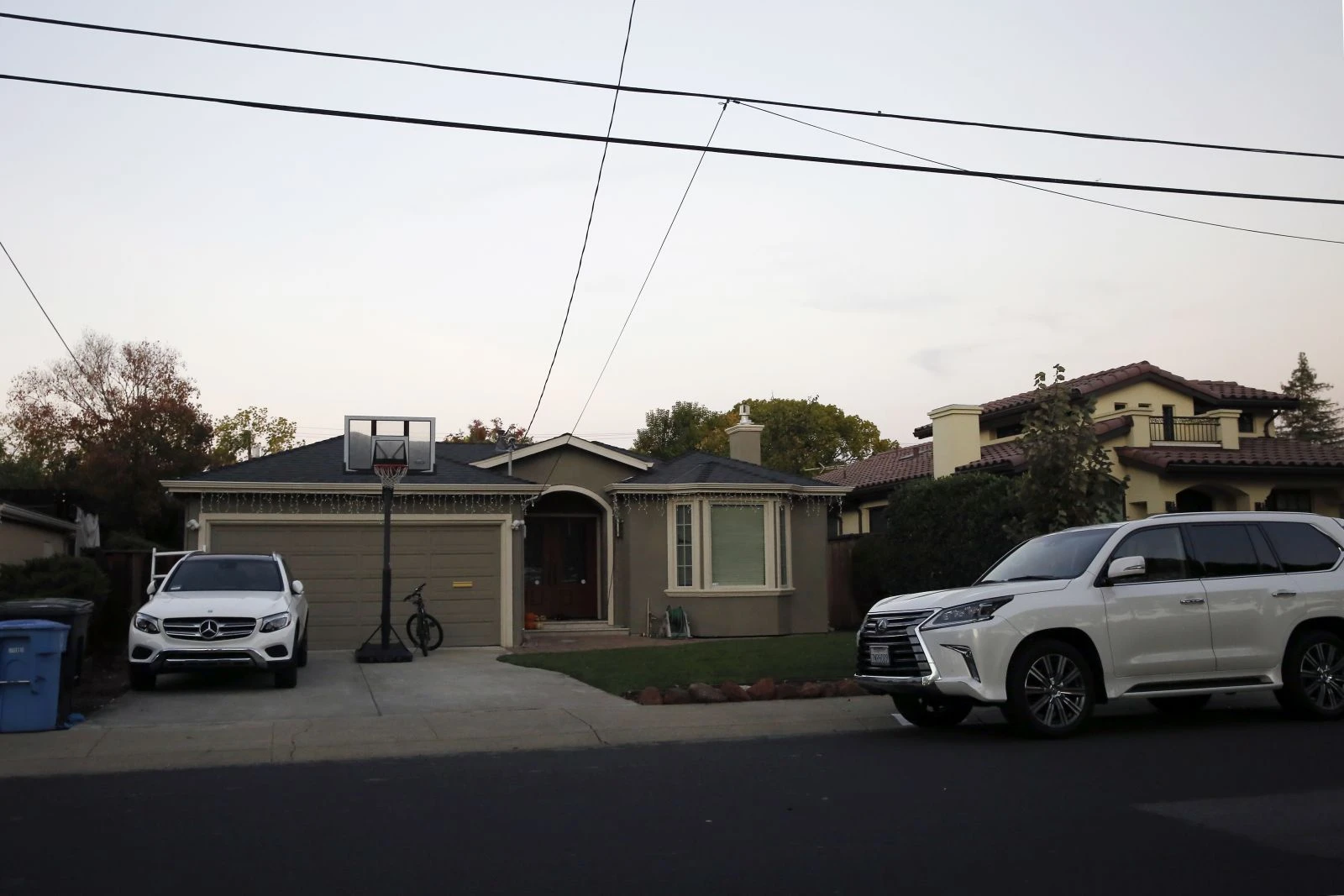 İşte FETÖ'cü firari Hakan Şükür'ün ABD'deki lüks yaşamı!
