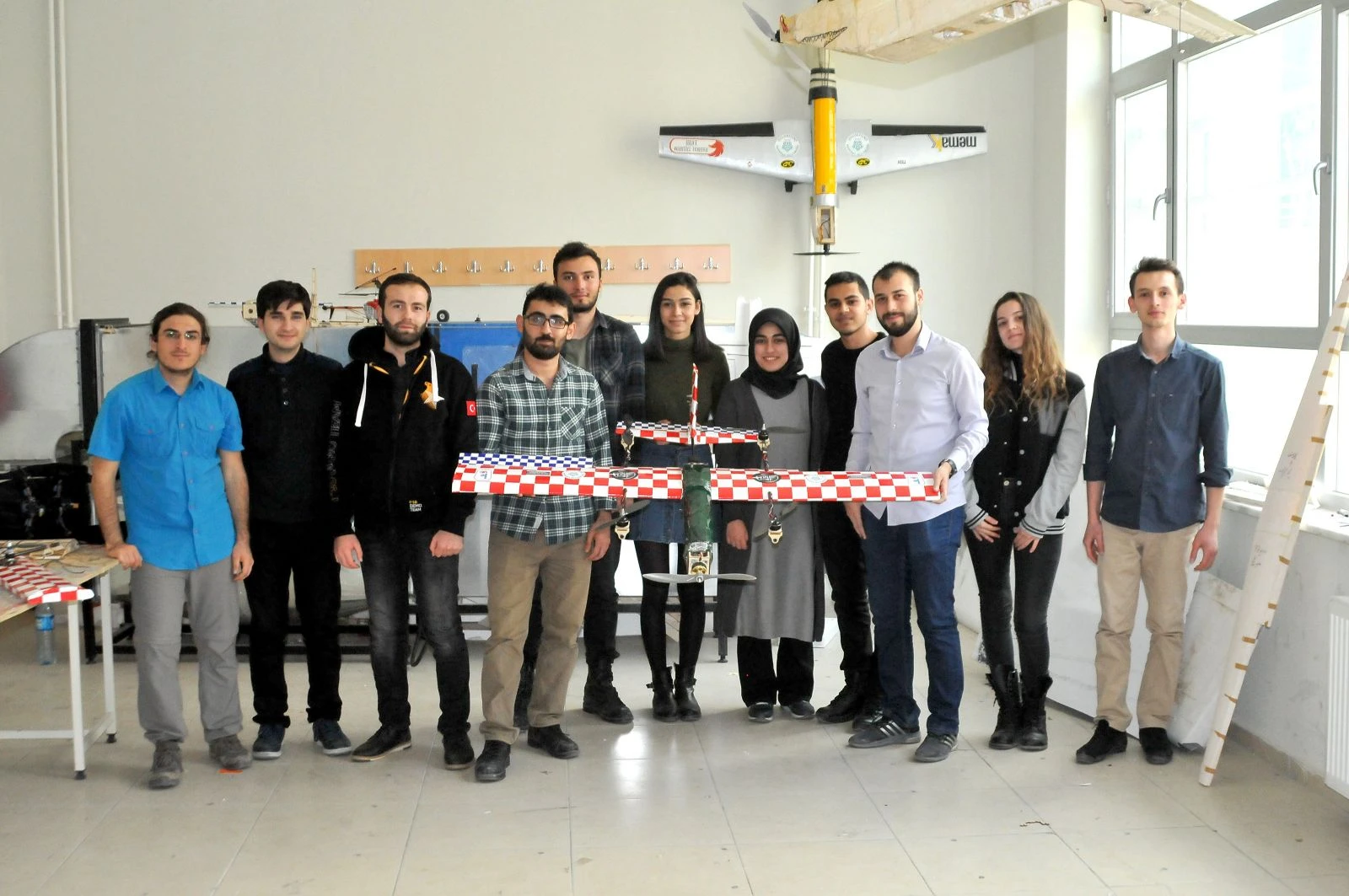 Üniversite öğrencileri 40 günde yaptı! ABD'ye gidecekler...