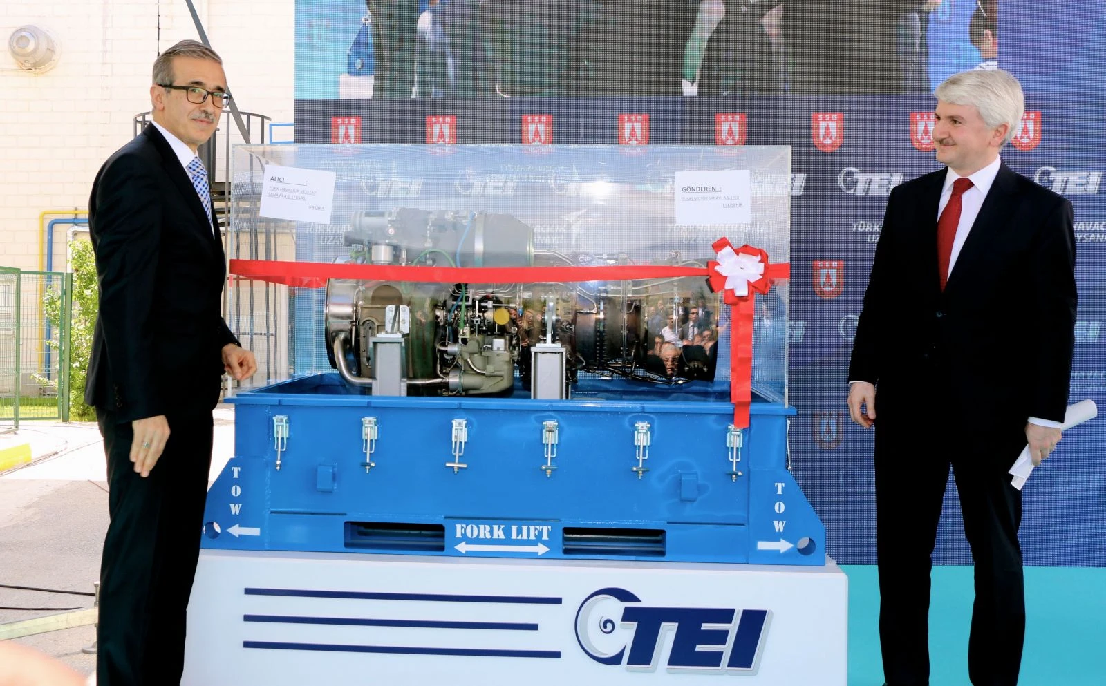 'Yerli Kara Şahin' helikopterinin motoru teslim edildi