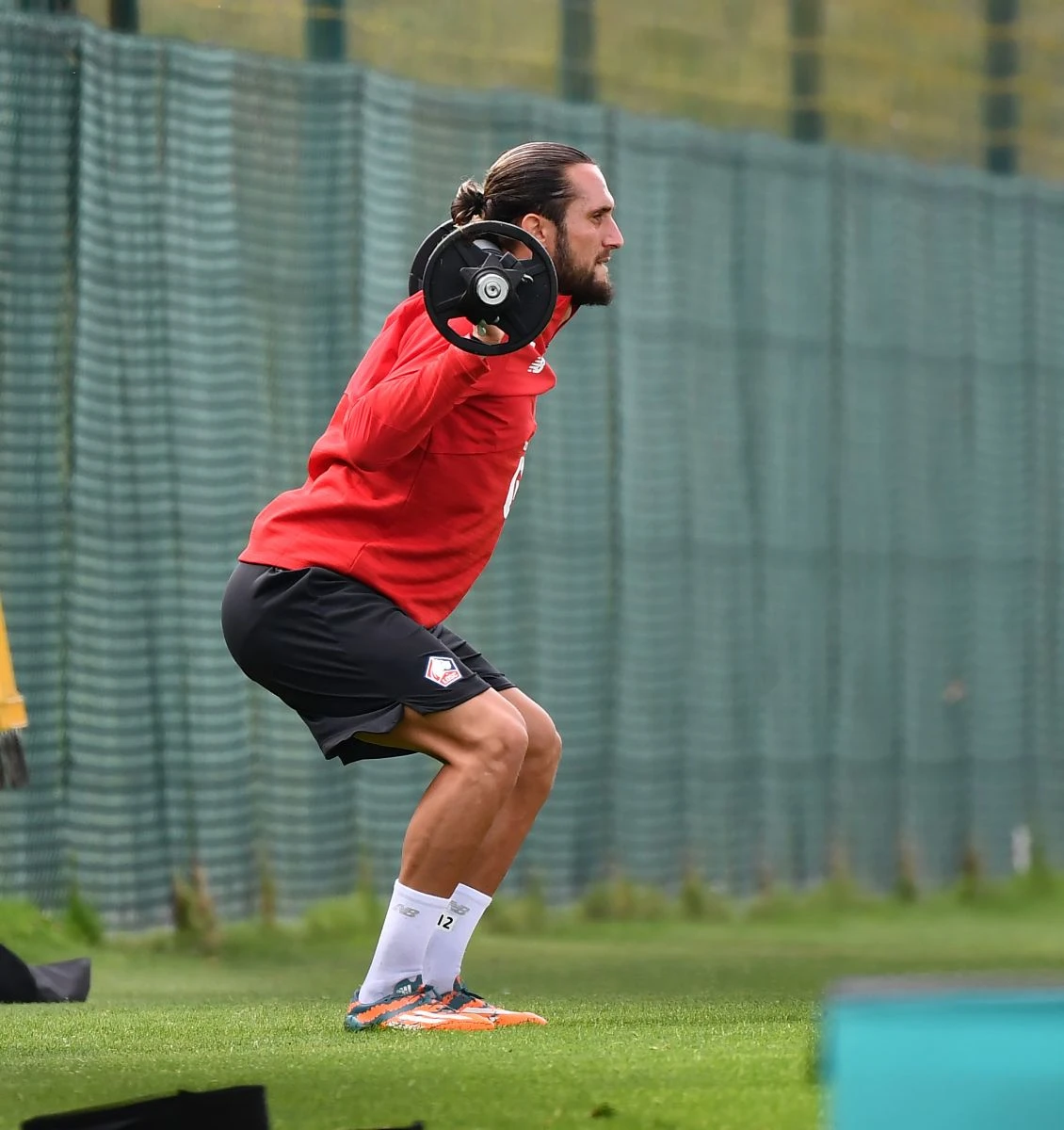 Lille'nin yeni transferi Yusuf Yazıcı'dan Türk bayraklı tanıtım