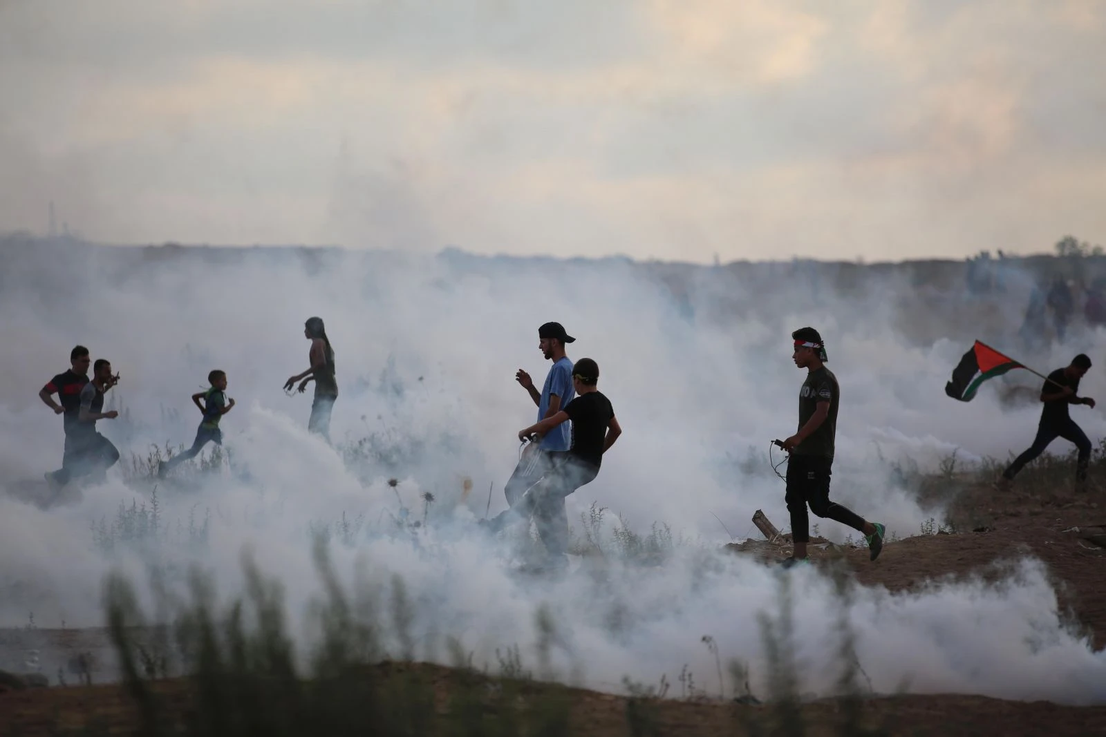 İsrail askerleri Gazze sınırında gerçek mermi kullandı