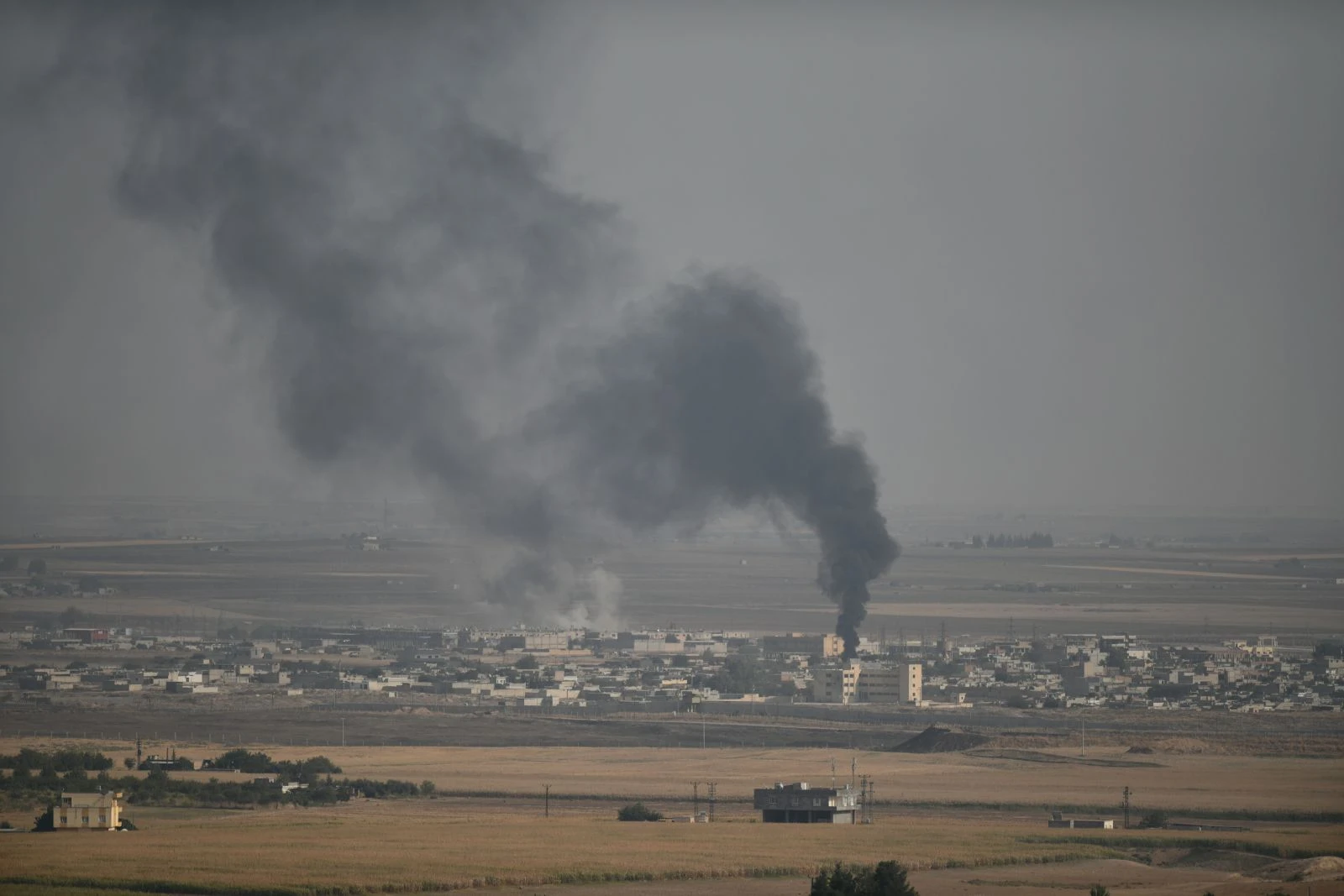 Gece obüslerin vurduğu bölgede sessizlik hakim