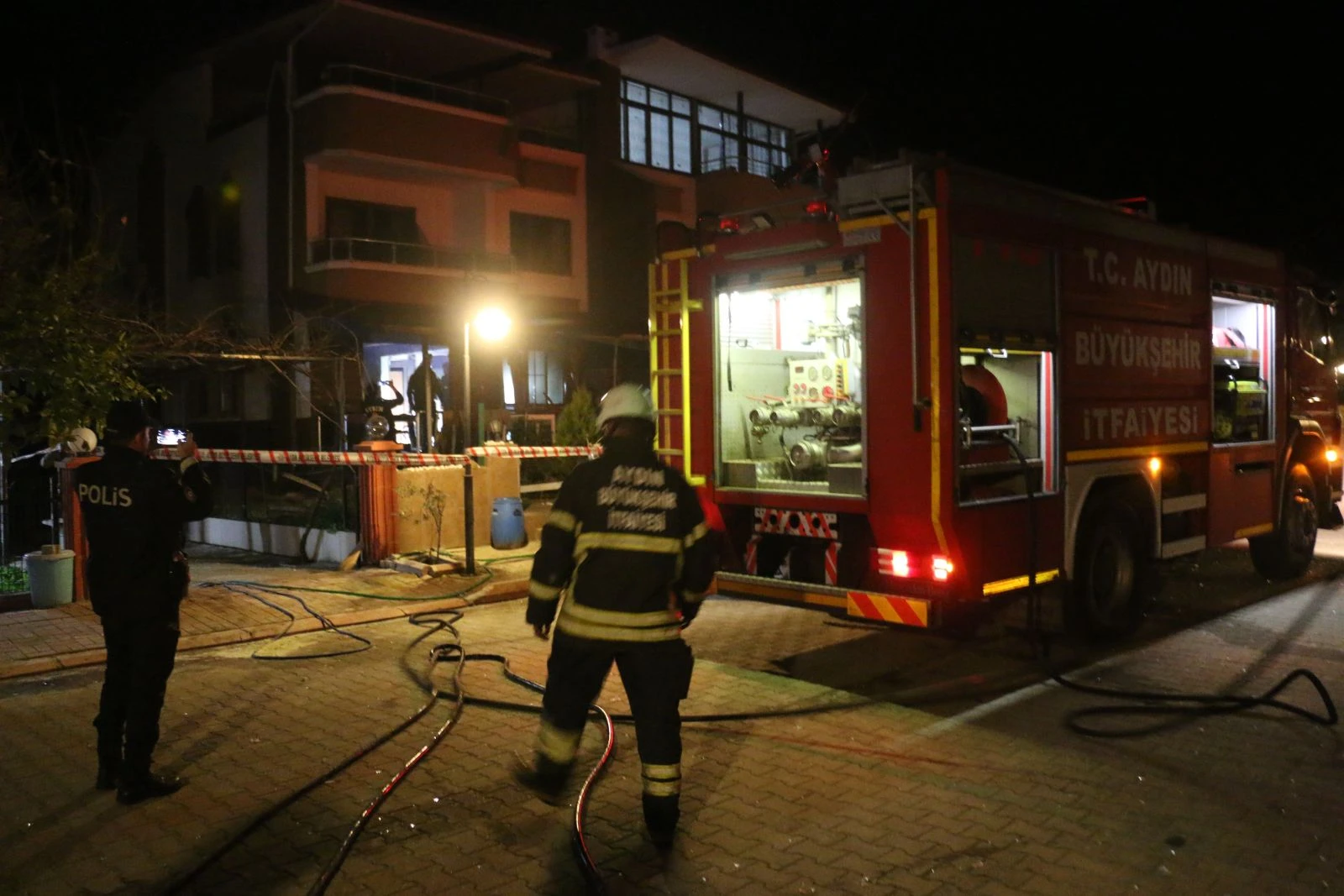 Aydın'da evde patlama: 1'i ağır 2 yaralı