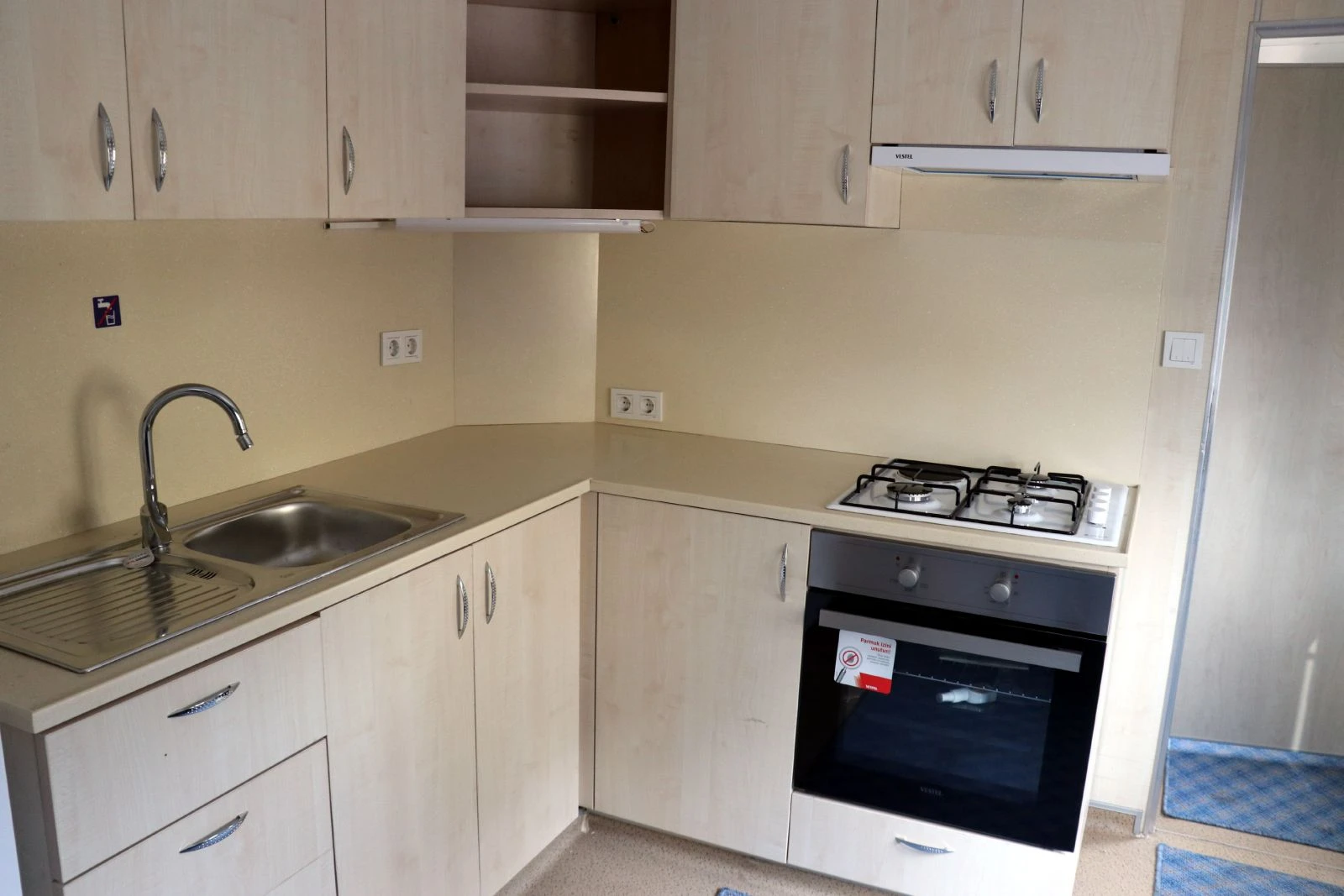 Depremzedeler, TCDD'nin gönderdiği konaklama treninde barınacak