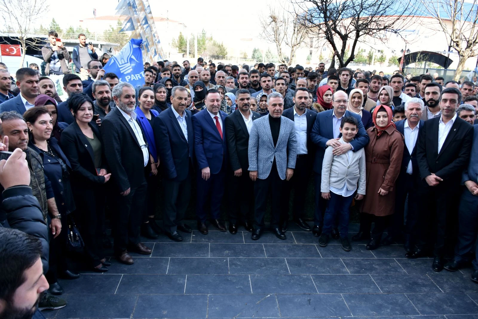 Diyarbakır'da AK Parti'ye dev katılım