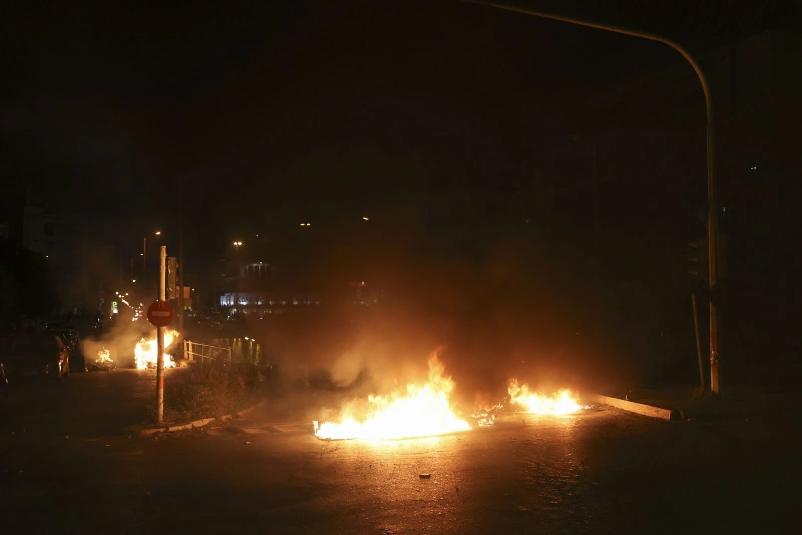 Atina’da sokaklar savaş alanına döndü