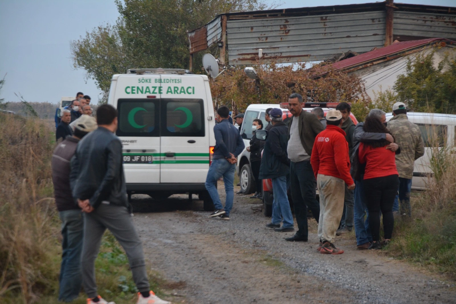 Oğlunu yangından kurtaran baba zehirlenerek öldü