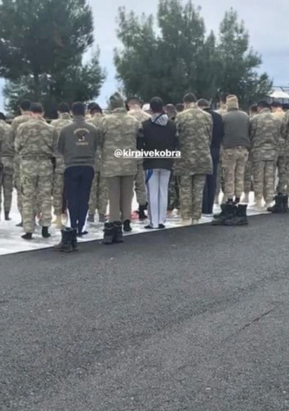 Afrin operasyonunda birlikler namaza durdu