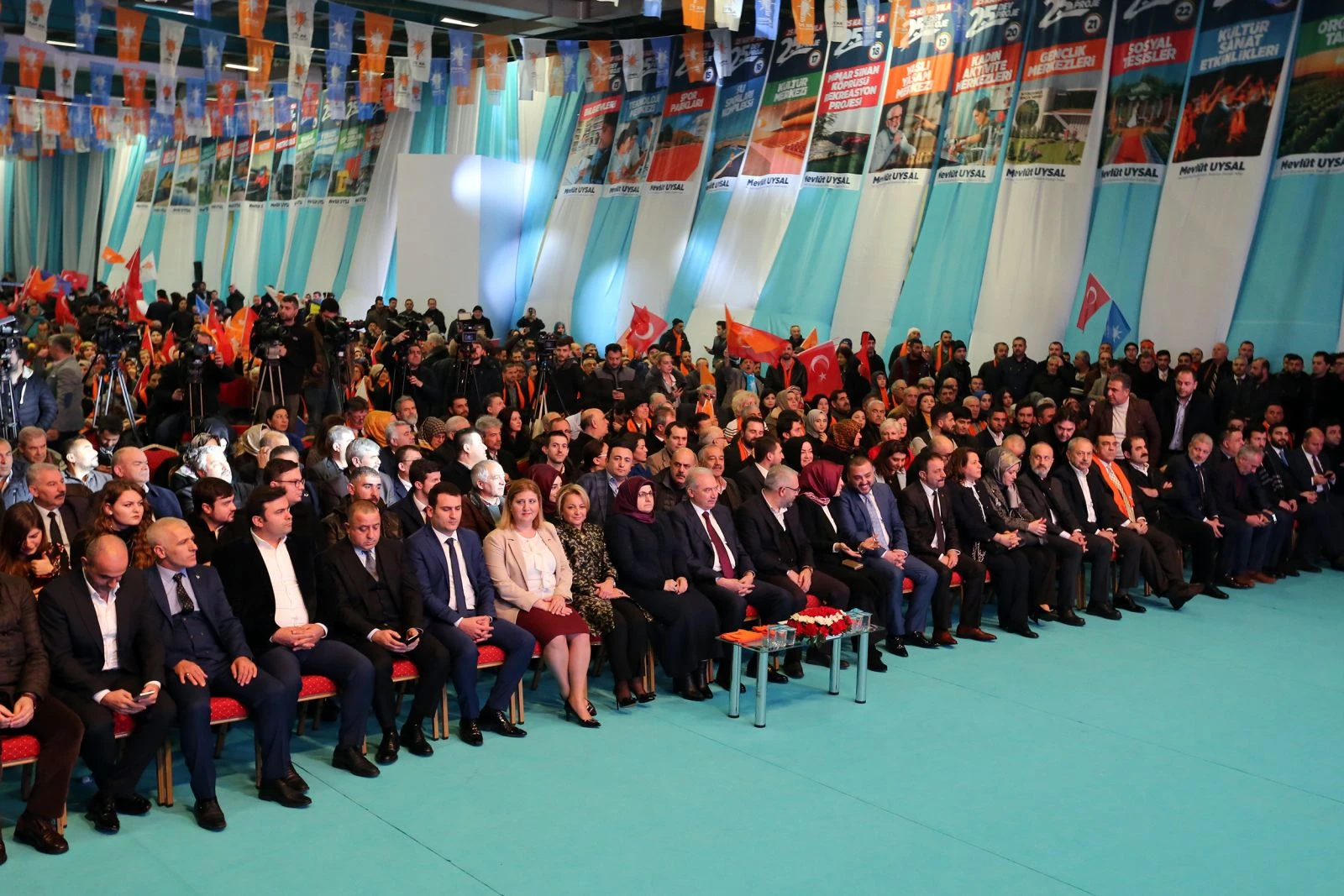 Mevlüt Uysal'dan Büyükçekmece'nin kayıp 25 yılına 25 dev proje