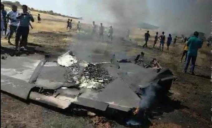 Hindistan'da eğitim uçuşu yapan savaş uçağı düştü