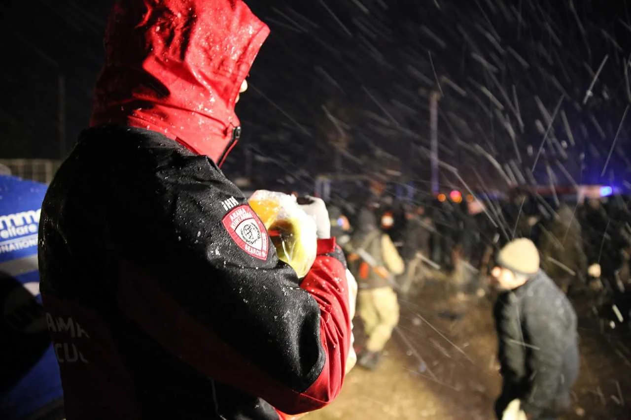 İHH’dan 30 bin kişiye kış yardımı