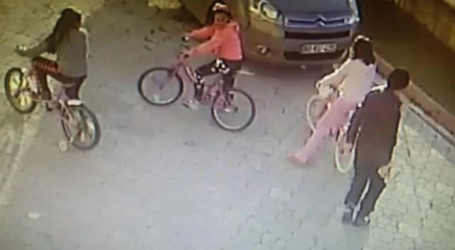 9 yaşındaki kızın başına parke taşıyla vurup kaçtı