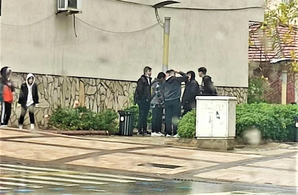 Öğrencilerin kavgasında kan aktı