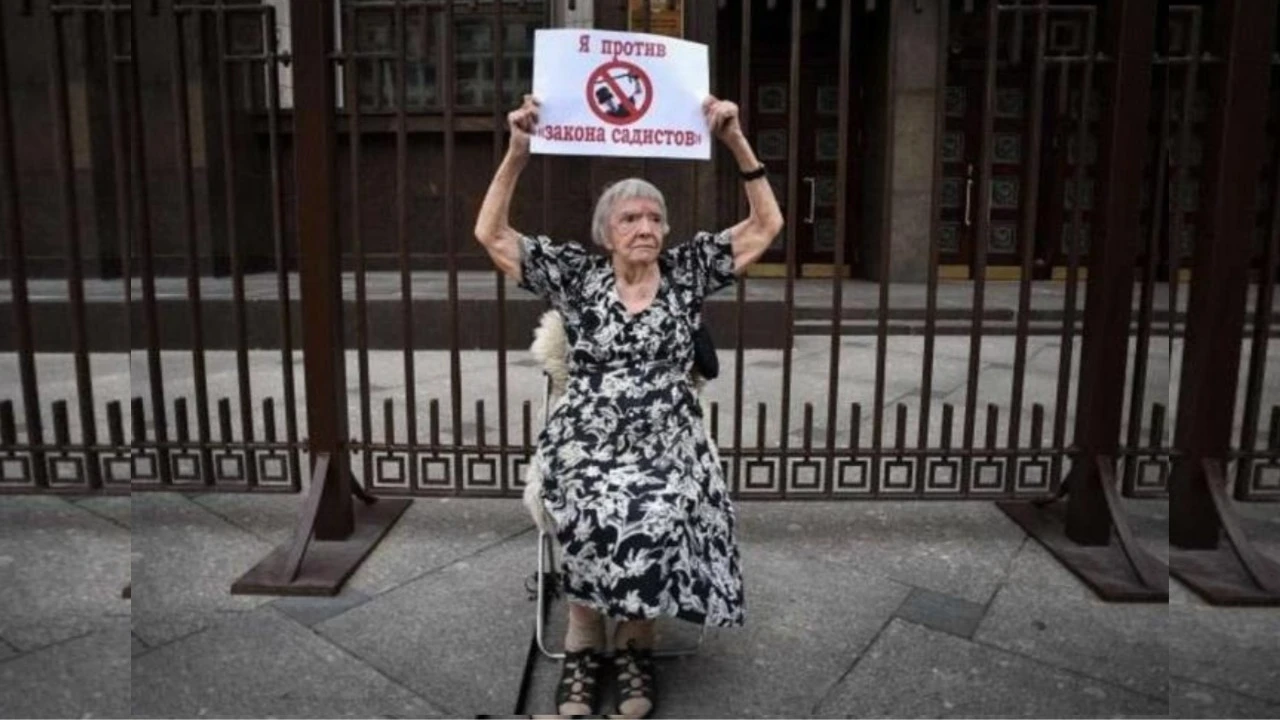 İnsan hakları savunucularının 'ninesi' öldü