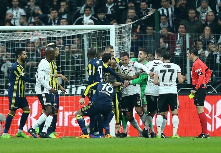 Derbide ortalık karıştı, kimse zaptedemedi