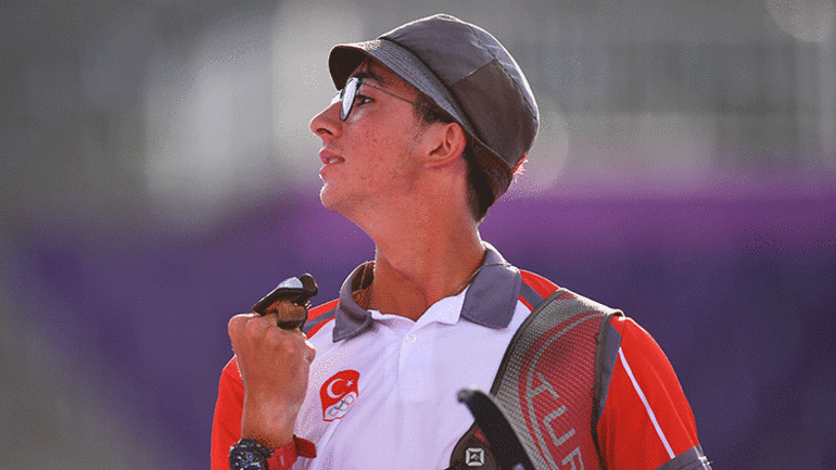 Mete Gazoz'dan Paulo Coelho'ya teşekkür