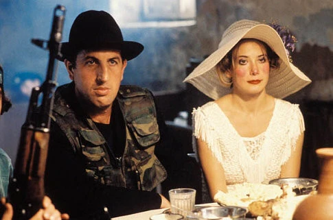 Bir Andrei Konchalovsky filmi: Deliler Evi (Dom Durukov) 2002