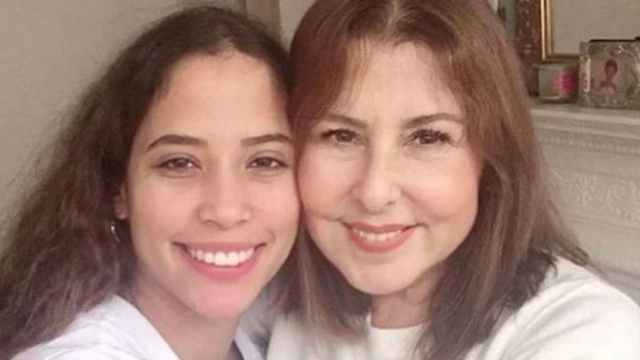 Şarkıcı Nilüfer kızının koronavirüs sürecini anlattı: Beni 2 doz aşı korudu